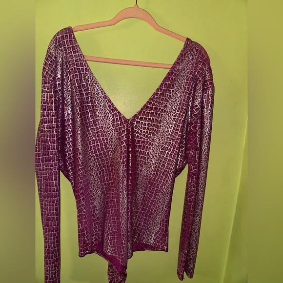 V-Cut Silver & Pink Snake Metallic Long Sleeve Bodysuit - Picture 2 of 7